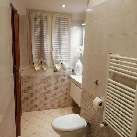 Apartamento Fontana Di Trevi - Historic Center Roma