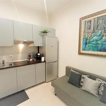 Fontana Di Trevi - Historic Center Apartment * Рим